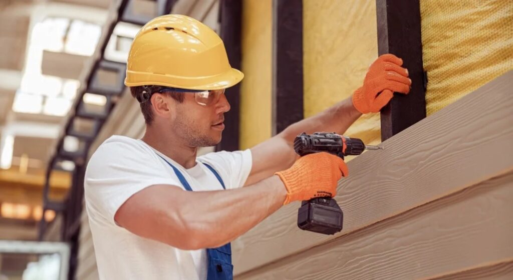 Top Mistakes Homeowners Make When Hiring Siding Contractors in Fenton, MI